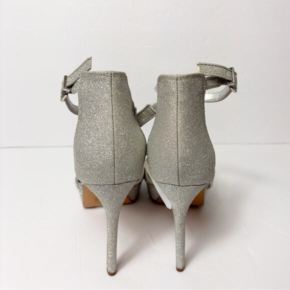 GIANNI BINI WOMEN'S 10 GLITTER SILVER ANKLE STRAPPY HEELS NEW STICKER TAGS - Picture 5 of 6